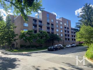 Tyler Towers building in Elgin, IL