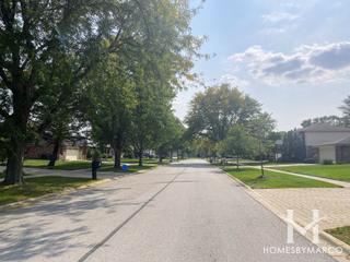 Farmingdale Ridge subdivision in Darien, IL