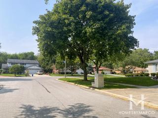 Farmingdale Ridge subdivision in Darien, IL