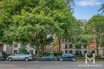 Brighton of Lincoln Park building in the Lincoln Park neighborhood of Chicago, IL