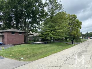 Timber Creek subdivision in Naperville, IL