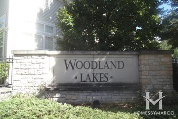Woodland Lakes subdivision in Aurora, IL