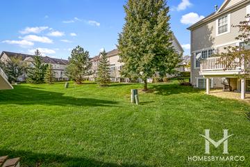 Woodland Lakes subdivision in Aurora, IL