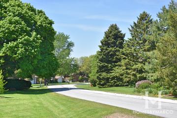 Lexington Fields Estates subdivision in Schaumburg, IL