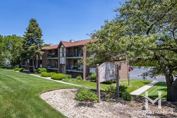 Cambridge Cove subdivision in Naperville, IL