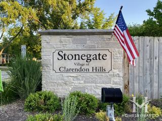 Photos of Stonegate subdivision in Clarendon Hills, IL