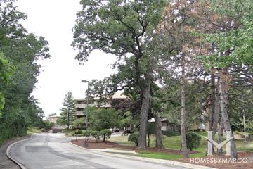 Deer Creek building in Gurnee, IL