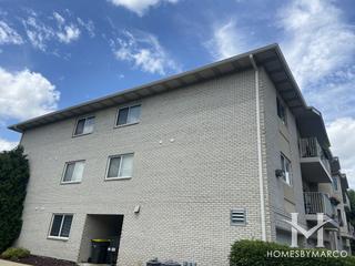 Woodland Park Estates building in Naperville, IL