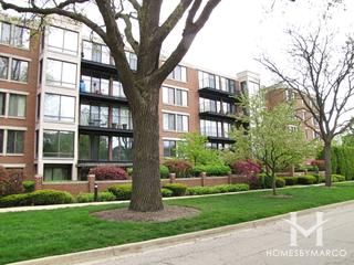 The Arbors building in Highland Park, IL