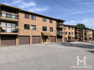 Braemoor subdivision in Burr Ridge, IL