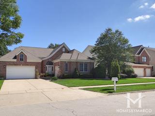 Astoria Place subdivision in Arlington Heights, IL