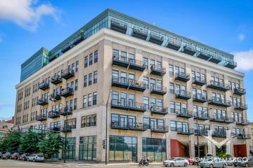 Paramount Lofts building in the United Center neighborhood of Chicago, IL