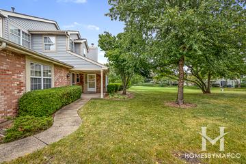 Glendale Lakes subdivision in Glendale Heights, IL