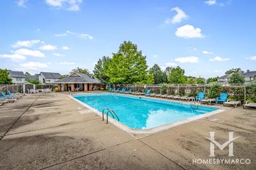 Glendale Lakes subdivision in Glendale Heights, IL