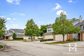Glendale Lakes subdivision in Glendale Heights, IL
