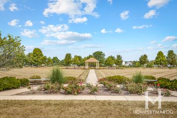 Heritage Park subdivision in Lindenhurst, IL