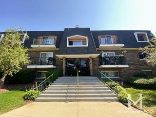 12 Oaks subdivision in Northbrook, IL