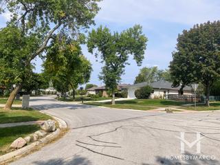 Farmingdale Village subdivision in Darien, IL