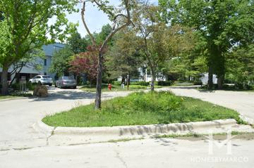 Red Oak Manor subdivision in Highland Park, IL