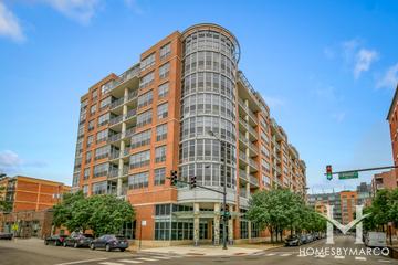 Photos of The Metro building in Chicago, IL