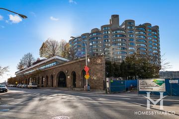 River City building in the Loop neighborhood of Chicago, IL