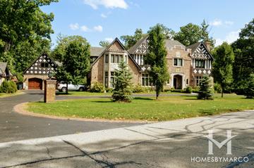 Oak Spring Woods subdivision in Libertyville, IL