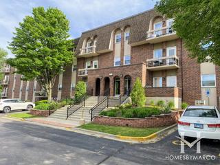 Darien Lake subdivision in Darien, IL