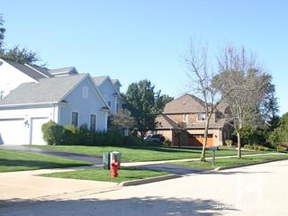 Barrington Court subdivision in Barrington, IL