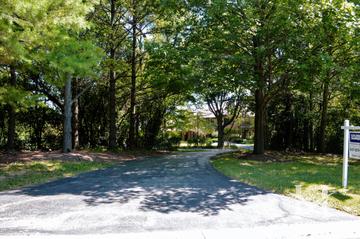 Photos of Oak Lake Estates subdivision in Barrington Hills, IL