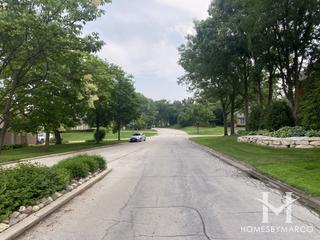 Burr Oaks Glen South subdivision in Burr Ridge, IL