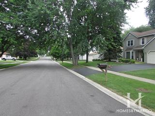Candlewood Trails subdivision in Cary, IL