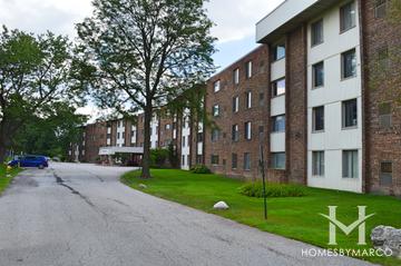 York Meadows building in Elmhurst, IL