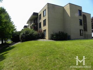 Brentwood Condos building in Elmhurst, IL