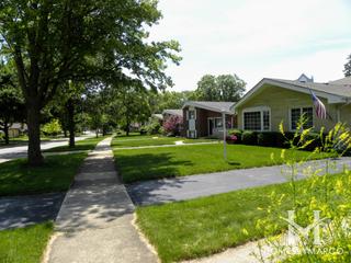 Butterfield Highlands subdivision in Elmhurst, IL