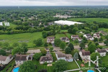 Walkup Country Woods subdivision in Crystal Lake, IL