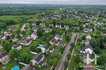 Walkup Country Woods subdivision in Crystal Lake, IL
