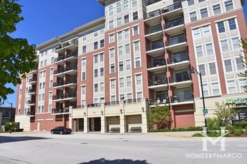 Metropolitan Square building in Des Plaines, IL