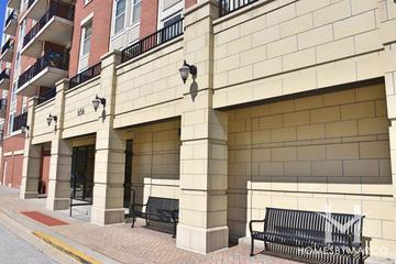 Metropolitan Square building in Des Plaines, IL