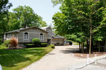 Denburn Woods subdivision in Downers Grove, IL