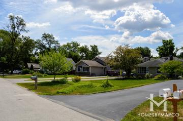 Downers Grove Estates subdivision in Downers Grove, IL