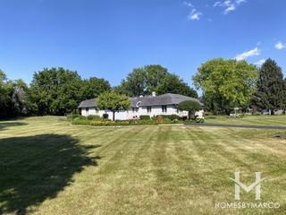 Rolling Knolls Estates subdivision in Elgin, IL