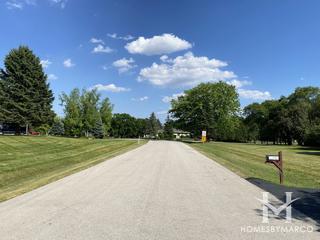 Rolling Knolls Estates subdivision in Elgin, IL