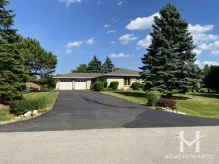 Rolling Knolls Estates subdivision in Elgin, IL