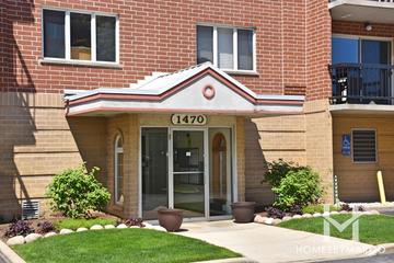 Jefferson Walk building in Des Plaines, IL