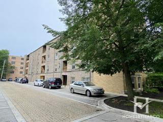 Forest Square building in Evanston, IL