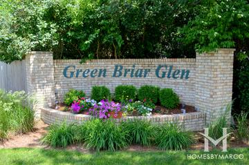 Photos of Greenbriar Glen subdivision in Glen Ellyn, IL
