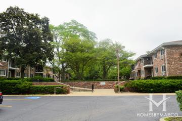 Woodglen subdivision in Glen Ellyn, IL