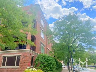 Benton Terrace Condos building in Naperville, IL