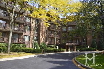 Northbrook Country building in Northbrook, IL