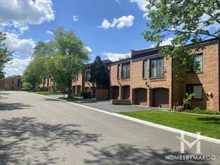 Oak Brook Colony subdivision in Oak Brook, IL